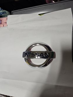 2020-2023 Nissan Sentra Trunk Emblem Nameplate Center USED OEM