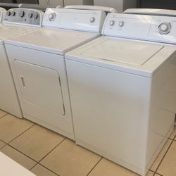 WHIRLPOOL WASHER AND DRYER SET