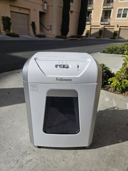 Fellowes Paper Shredder