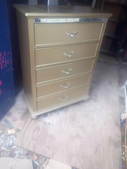 Dresser 35 x 19 n 54 inch tall ,  very sturdy