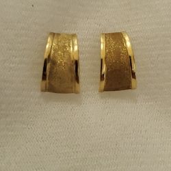 14k Gold Earrings.