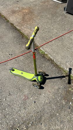globber scooter green