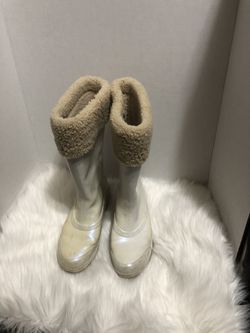 Ugg rubber boots size 8