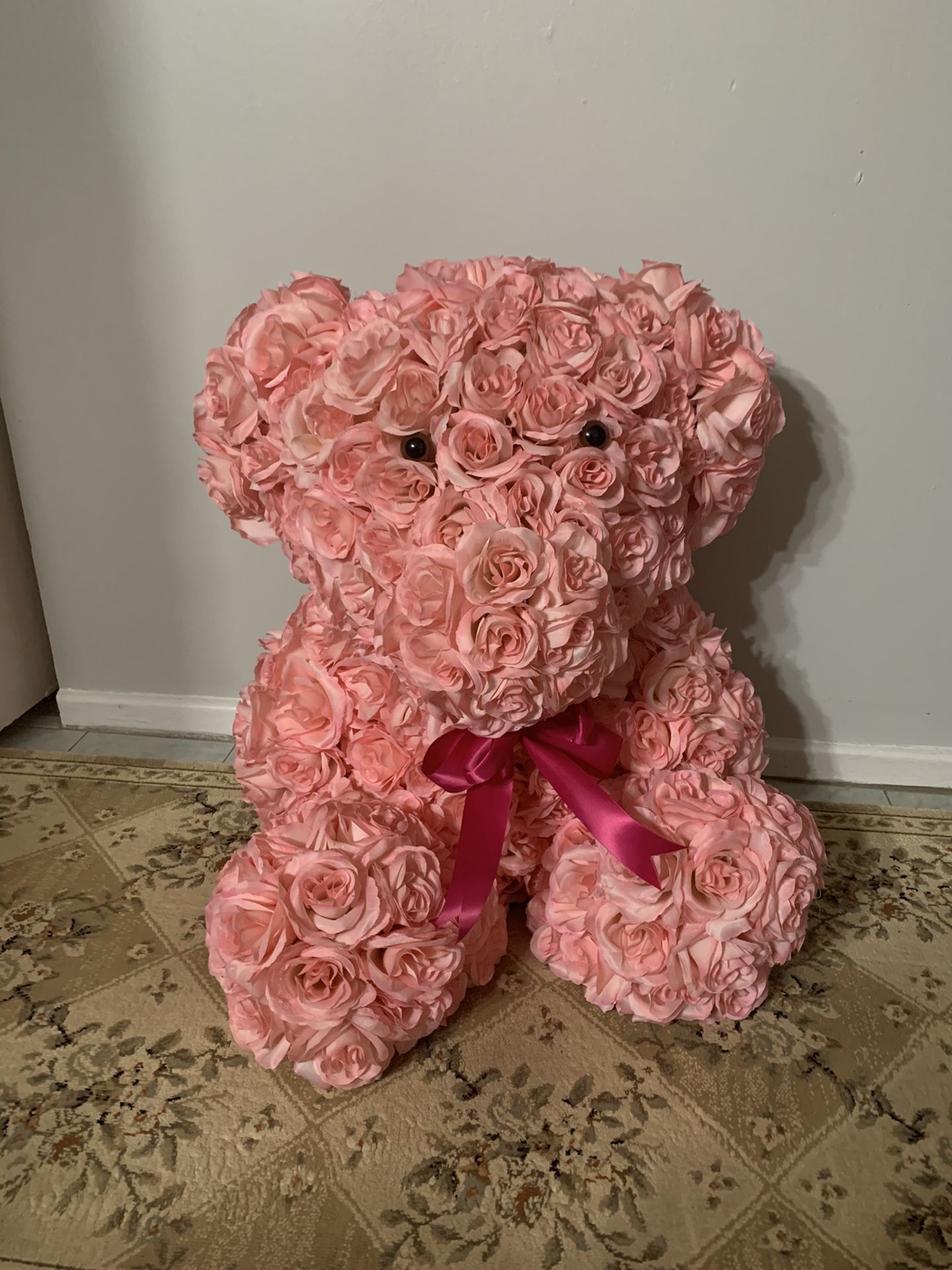 Teddy bear made of flowers