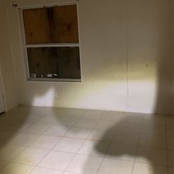 Cuarto  para una pareja o  soltero  o saoltera   que tenga un trabajo fijo  o 40