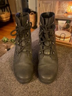 Wedge boots