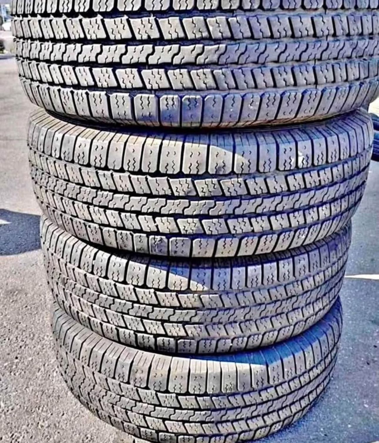 265/70/17 Goodyear Tires Con 80% De Vida Las 4