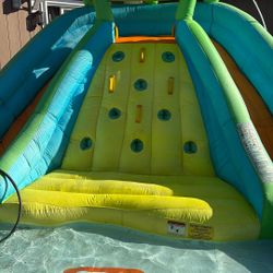 Little Tikes Rocky Mountain River Race Inflatable
