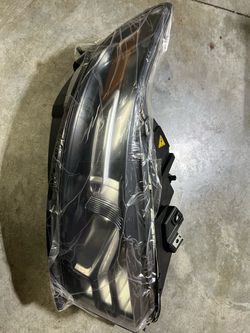 BRAND NEW Ford OEM headlamp assembly (DG1Z-130 08-N) fits Ford Taurus 13-19, Police Interceptor Sedan 13-19 and Special Service Police Sedan 14-18