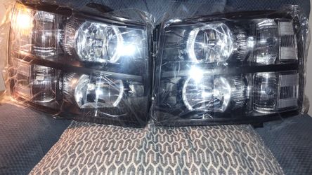 Chevy Silverado 2008 - 2017 Headlights