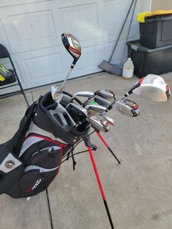 XL7000 Complete Golf Club Set with Stand Bag