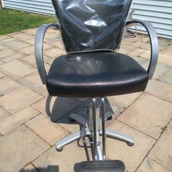 Beauty Salon R  Office Chairs Sale Used But Good Condition