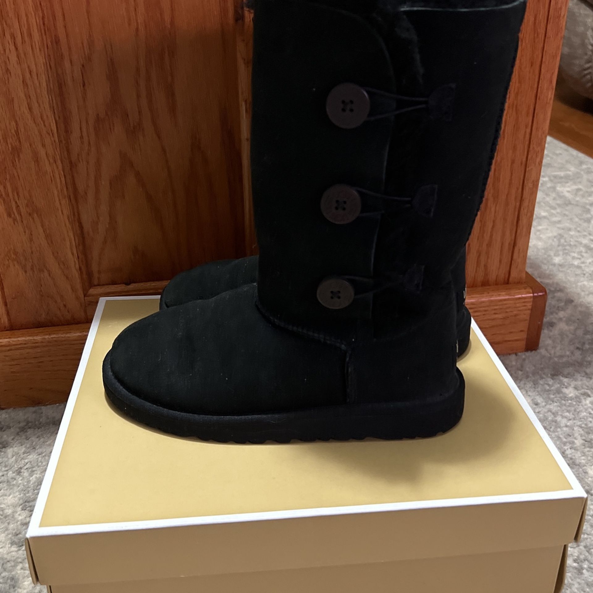 Genuine :New: Tall black Ugg Boots !!!