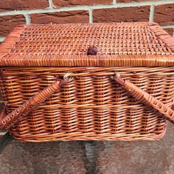 Vintage Woven Wicker Rattan Picnic Basket Storage Box Lid Folding Handles Liner