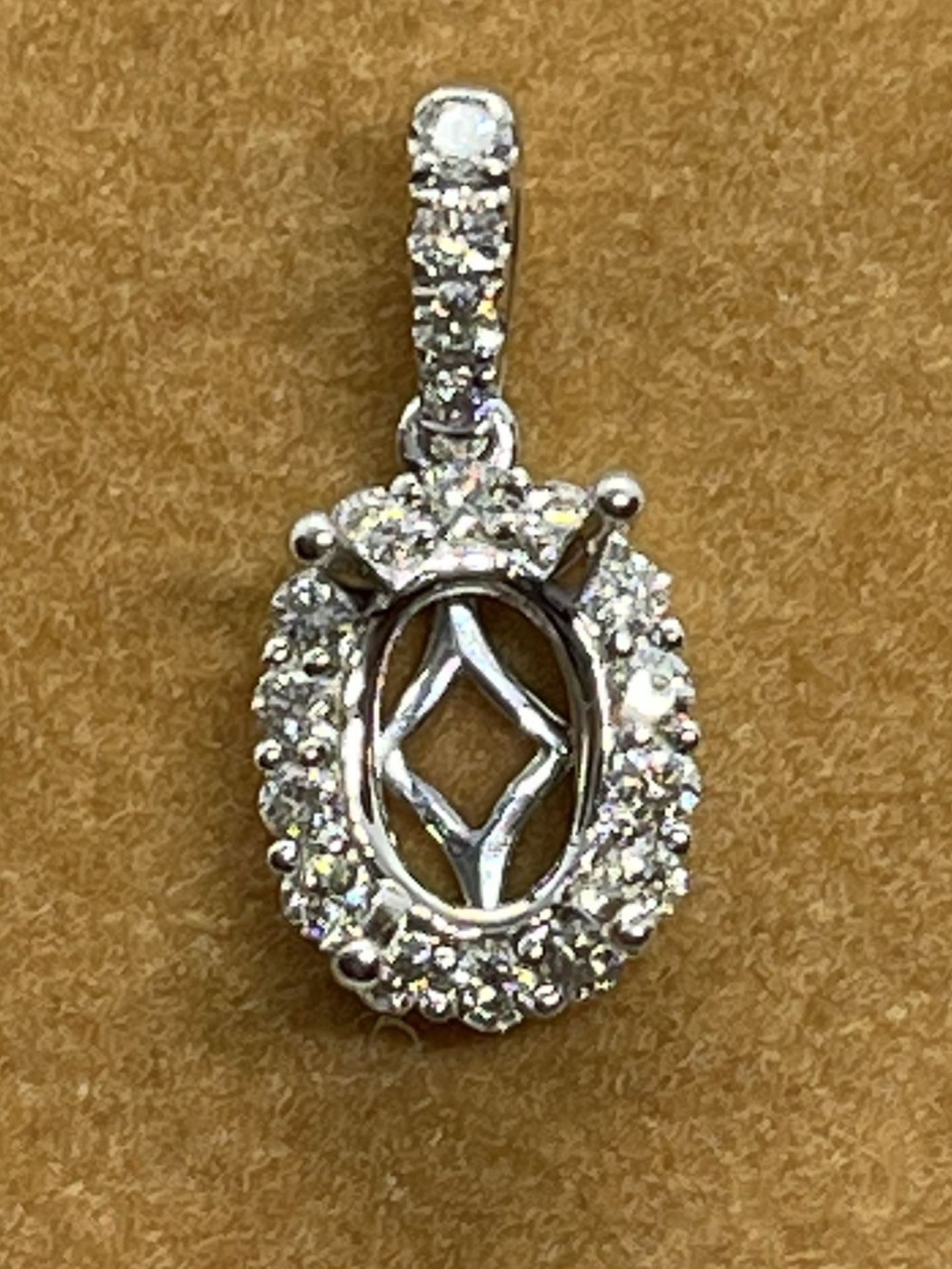 White gold oval setting for precious gem Or diamond