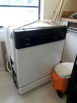 Working dishwasher pristine condition