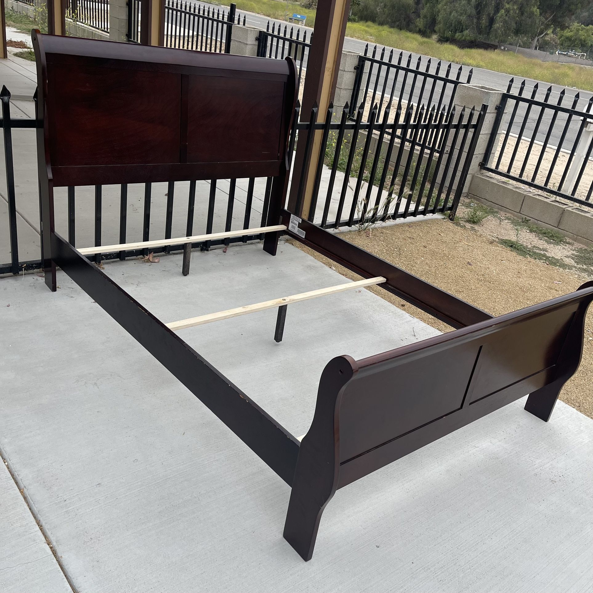 Ashley Furniture Queen Bed Frame for Sale in Lake Elsinore, CA OfferUp