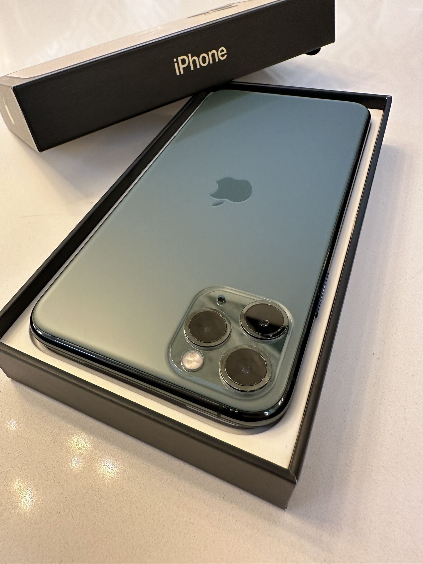 Midnight Green iPhone 11 Pro Max Unlocked + Original USBC FINAL PRICE 