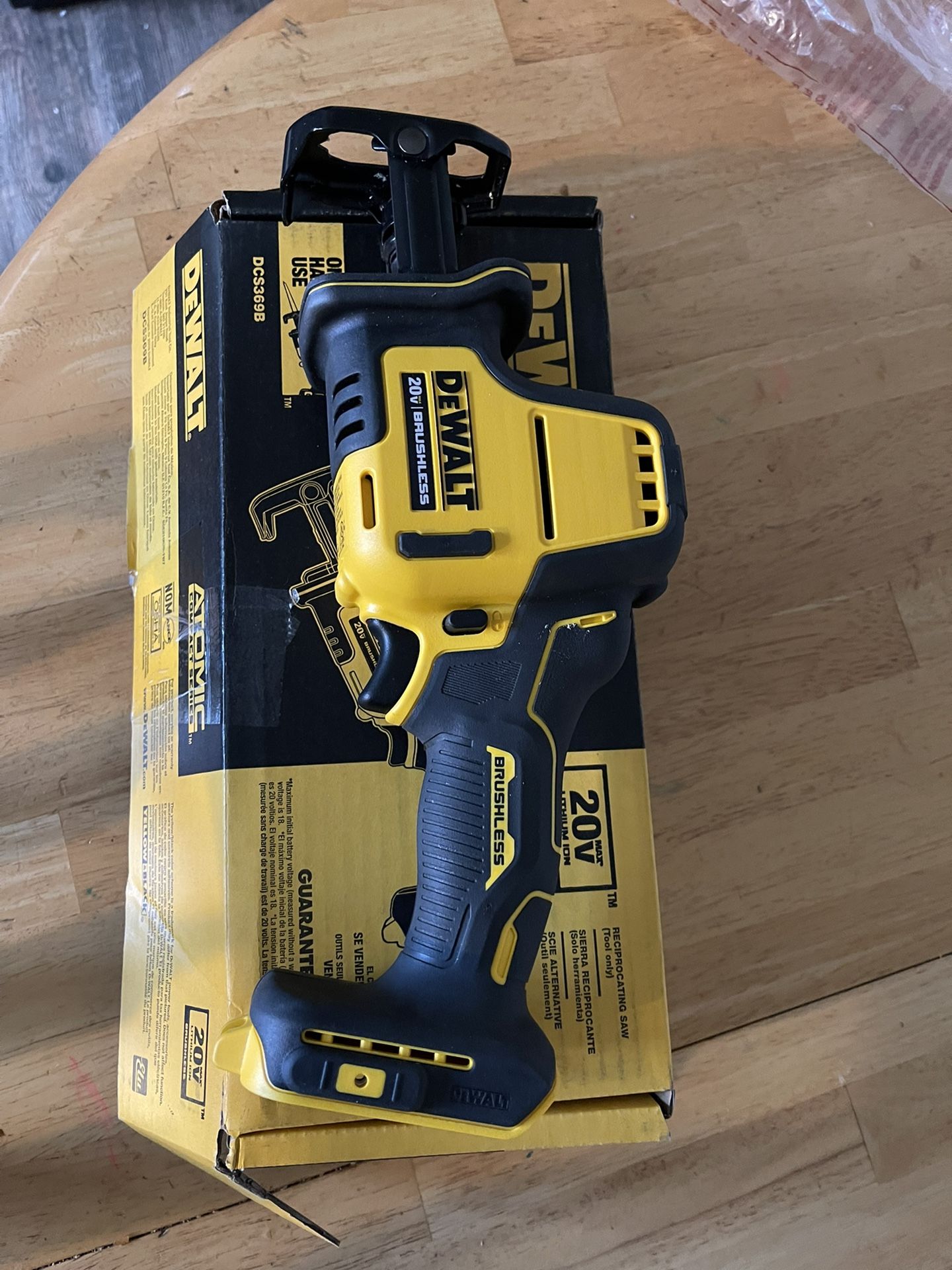 DEWALT ATOMIC 20 Volt MAX Cordless Brushless Compact Reciprocating