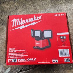 Milwaukee M18 Triple Panel Work Light