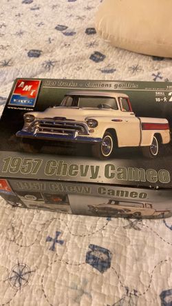 Amt ertl 1957 Chevy cameo model kit
