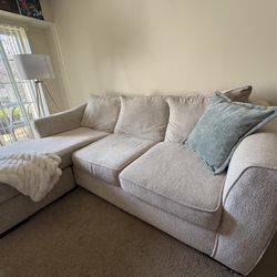 Sofa/couch With Reversible Chaise 