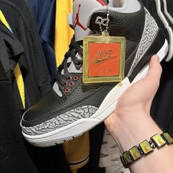 125$ BRAND NEW Jordan Men’s size 11 Air Jordan 3 Black Cements 125$