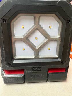 Milwaukee M18 flood lamp