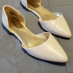 Women's flat Slip-ons size 9M