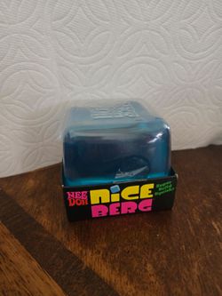 NeeDoh Nice Berg by Schylling,