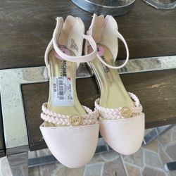never used before mk shoes newest condition size 12