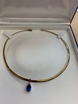 Nice necklace...don’t know much about this. It was purchased in Aruba over 5 years ago and has never been worn.