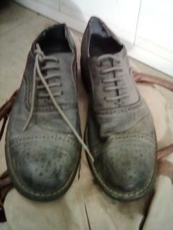 Grey dress shoes