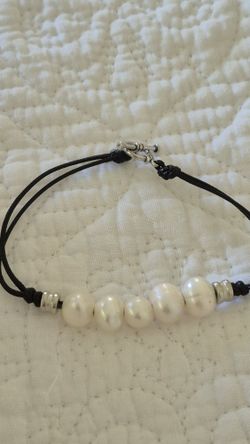 Beautiful GENUINE PEARLS & STERLING SILVER  & BLACK LEATHER CORD BRACELET