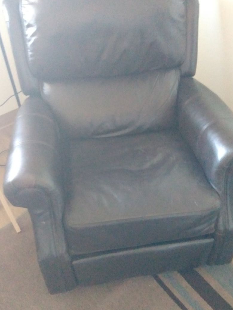 Nice High Quality Leather Recliner