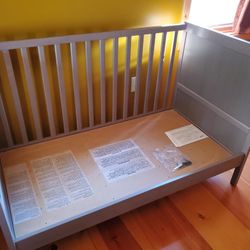Sundvik 3-in-1 Convertible Crib With Mattress