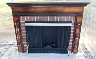 VTG 1979 Electric Log Fireplace Mantel with Brick Surround + Metal Screen - 61"