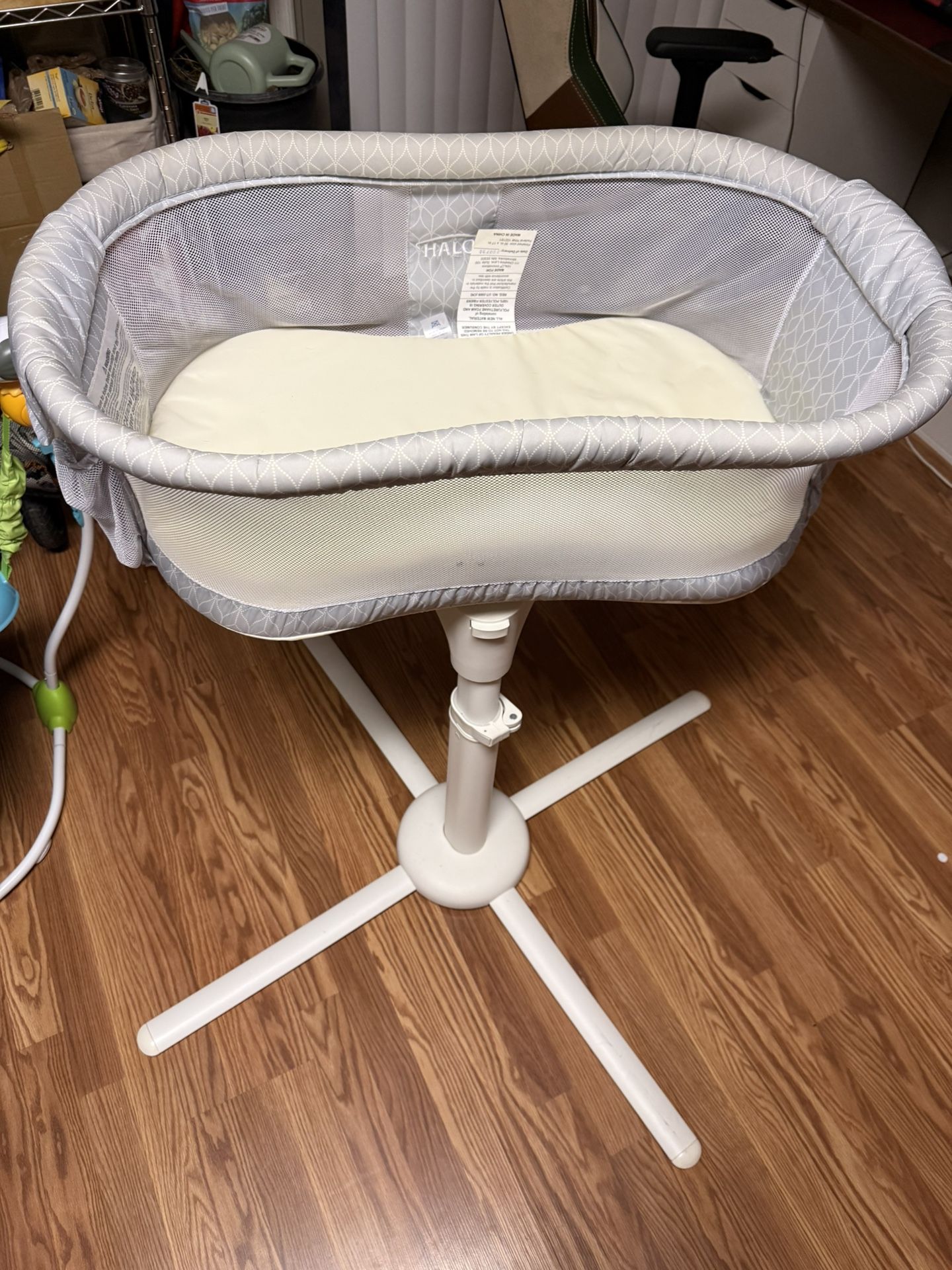 Halo Swivel Bassinet