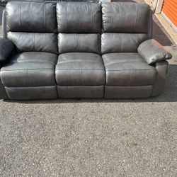 LEATHER RECLINE COUCH & LOVESEAT