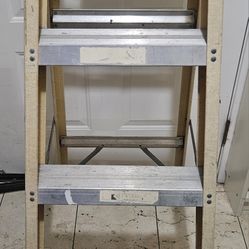 4 foot fiber glass ladder 