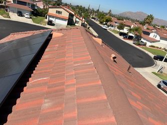 Roof repair specialist, tile specialist