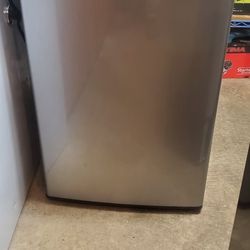 Magic Chef MCBR440S2 4.4 cu. ft. Refrigerator, Silver