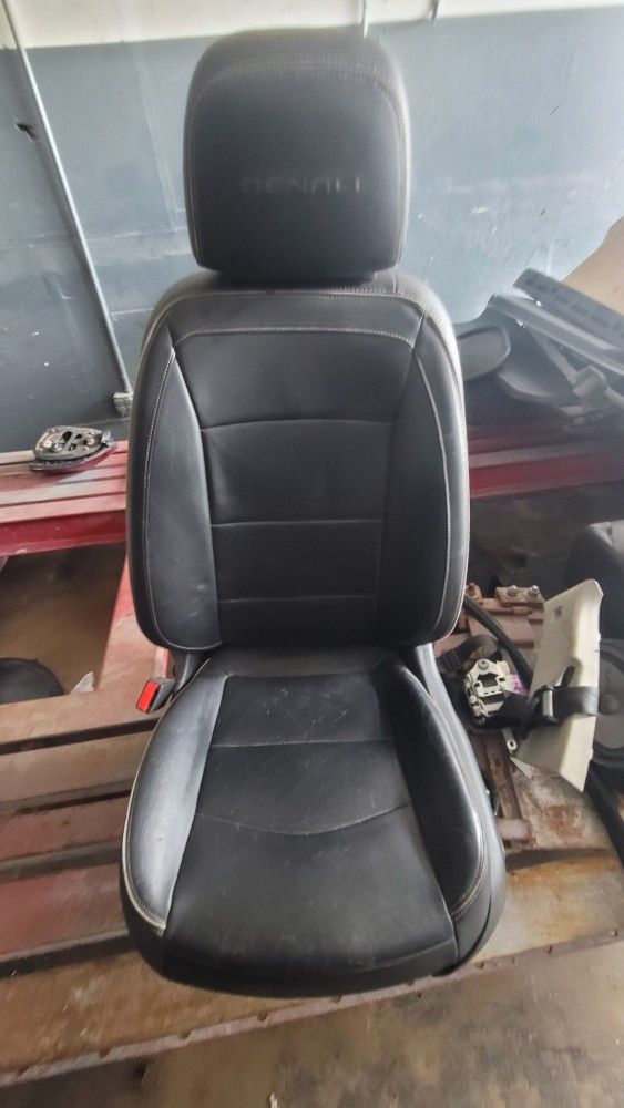 2020 GMC Terrain Denali LH Drivers Seat