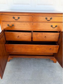 Dresser