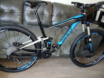 MOUNTAIN bike GIANT ANTHEM 27.5 FOR $675