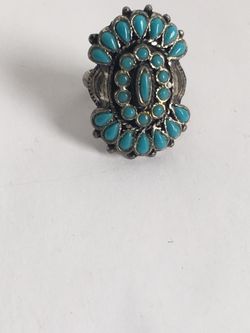 BEAUTIFUL LADIES RING SIZE 7