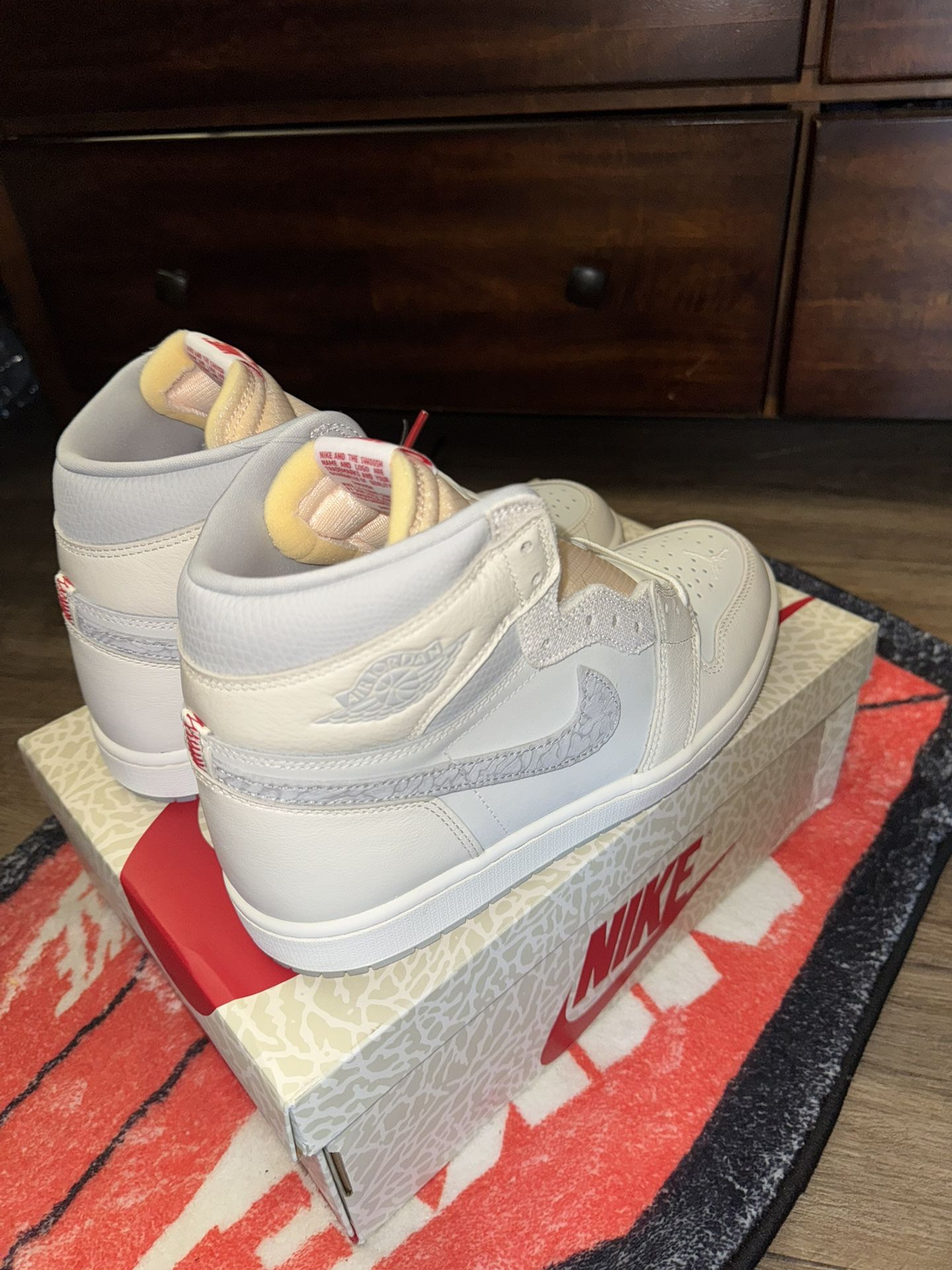 Nike Air-Jordan Retro High Sail