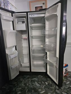 Side-by-Side Refrigerator with Ice Maker