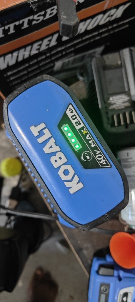 40-Volt 4-Amps 4.0ah Rechargeable Lithium Ion (Li-Ion) Cordless Power Equipment Battery for Kobalt