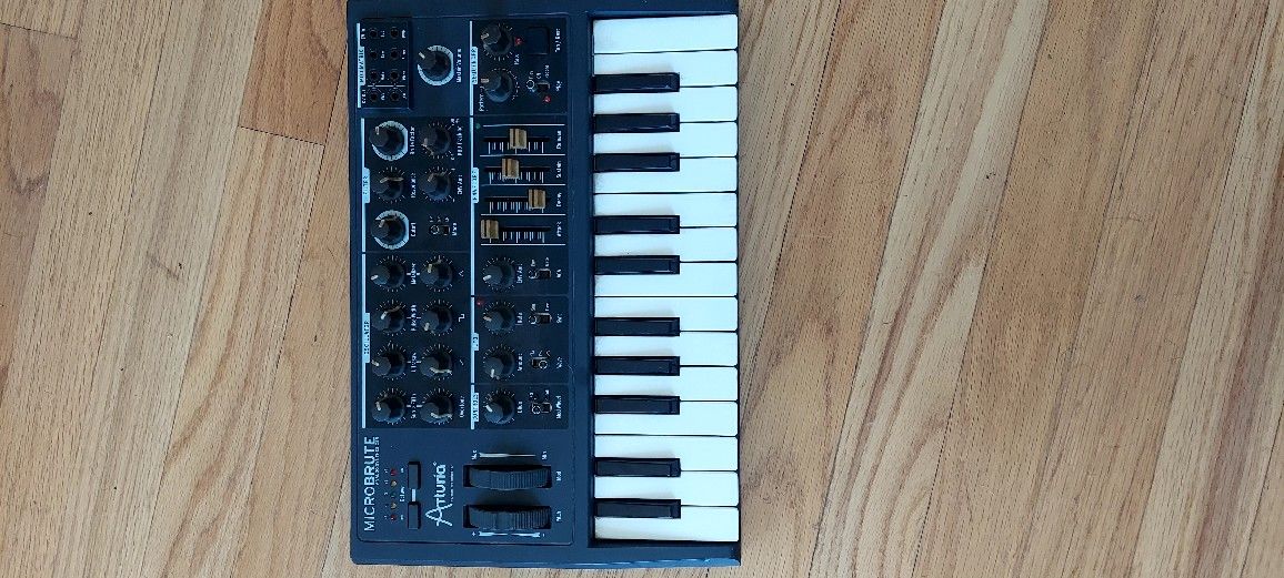 Arturia MicroBRUTE Synth
